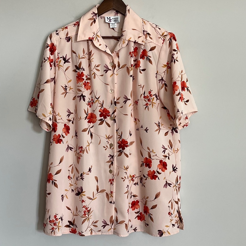 Maggie Sweet Women's Floral Button Down Blouse Peach Short Sleeve Style